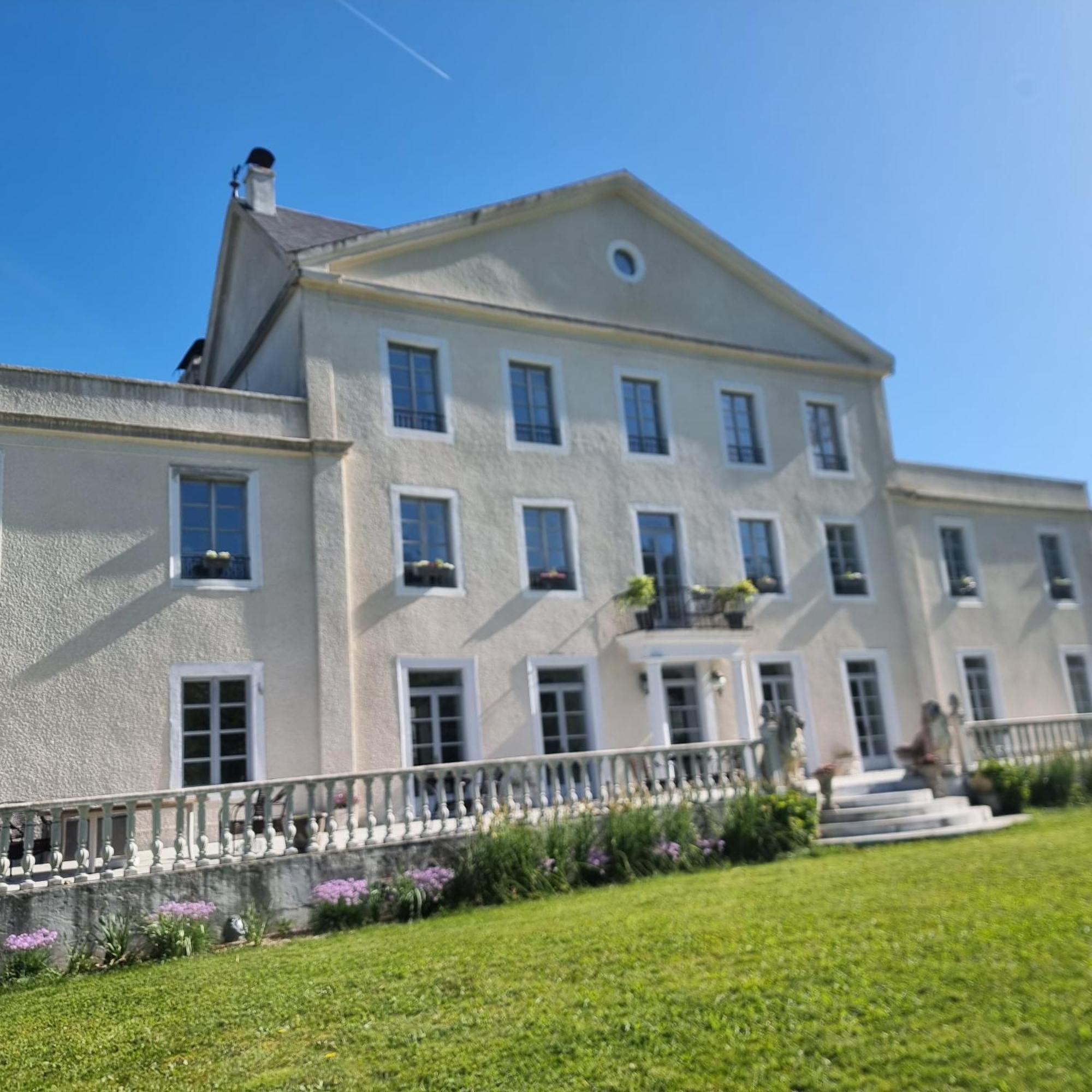 Chateau Roquehort Avec Ev Recharge Point 22Kw Monein Zewnętrze zdjęcie